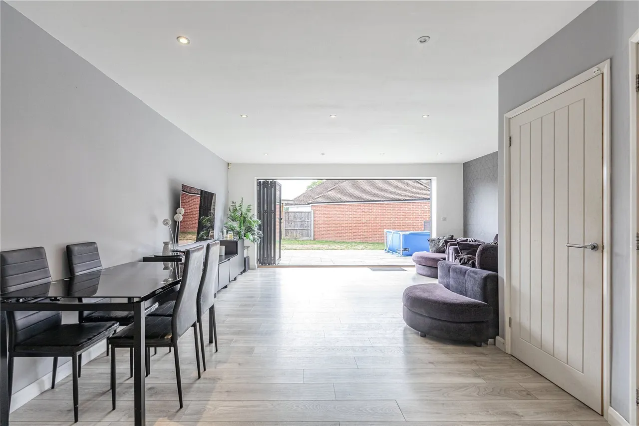 Park Close, Byfleet, photo 7