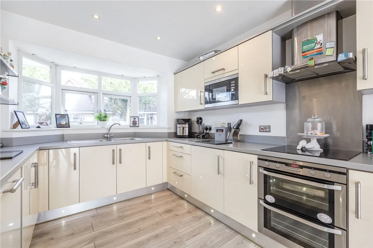 Park Close, Byfleet, West Byfleet, Su..., photo 2