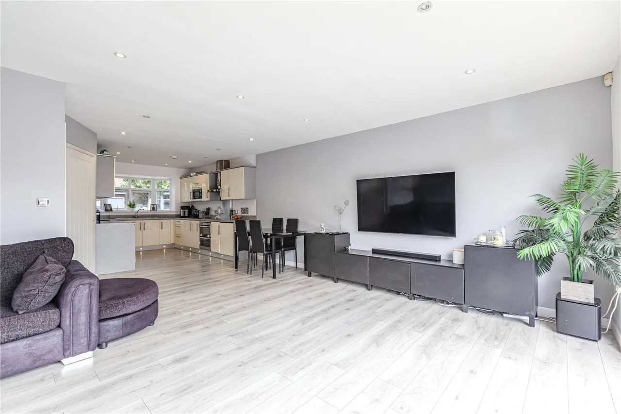 Park Close, Byfleet, photo 6