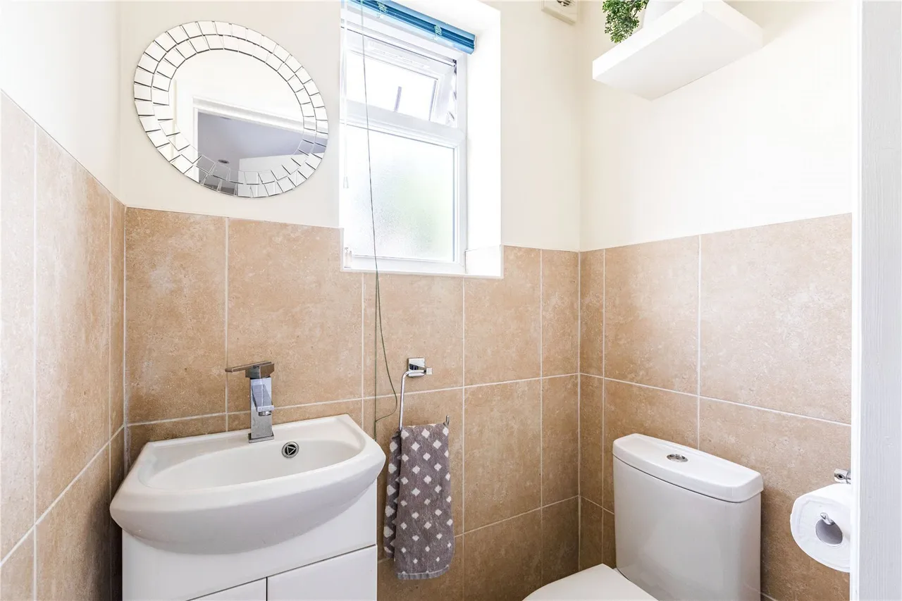 Park Close, Byfleet, photo 11