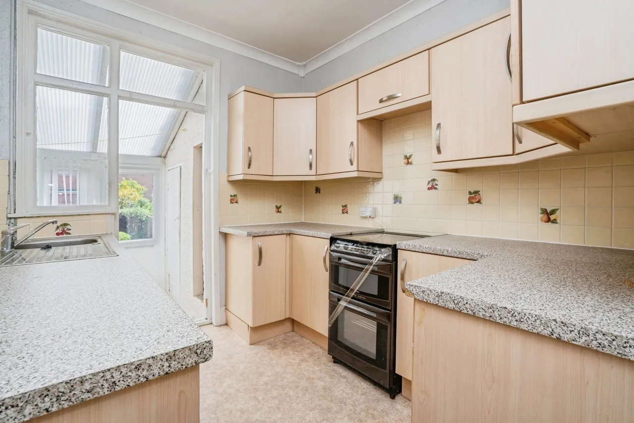 Mayfield Road, Portsmouth, PO2, photo 11