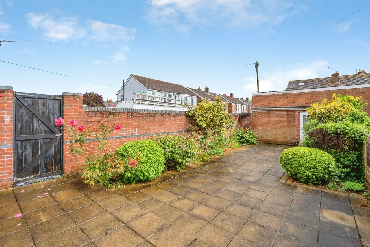 Mayfield Road, Portsmouth, PO2, photo 18