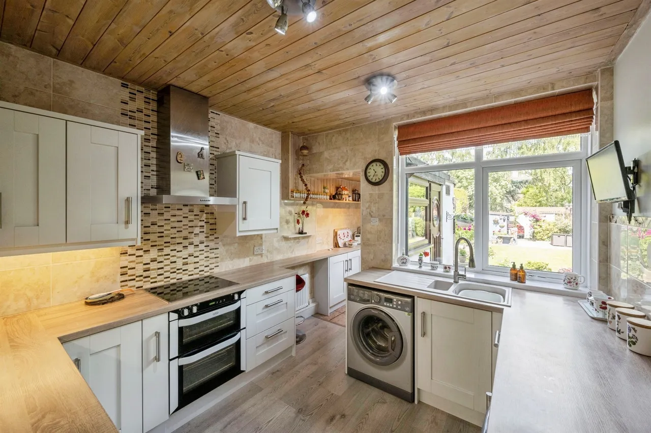 The Grove, Wheatley Hills, DN2, photo 3