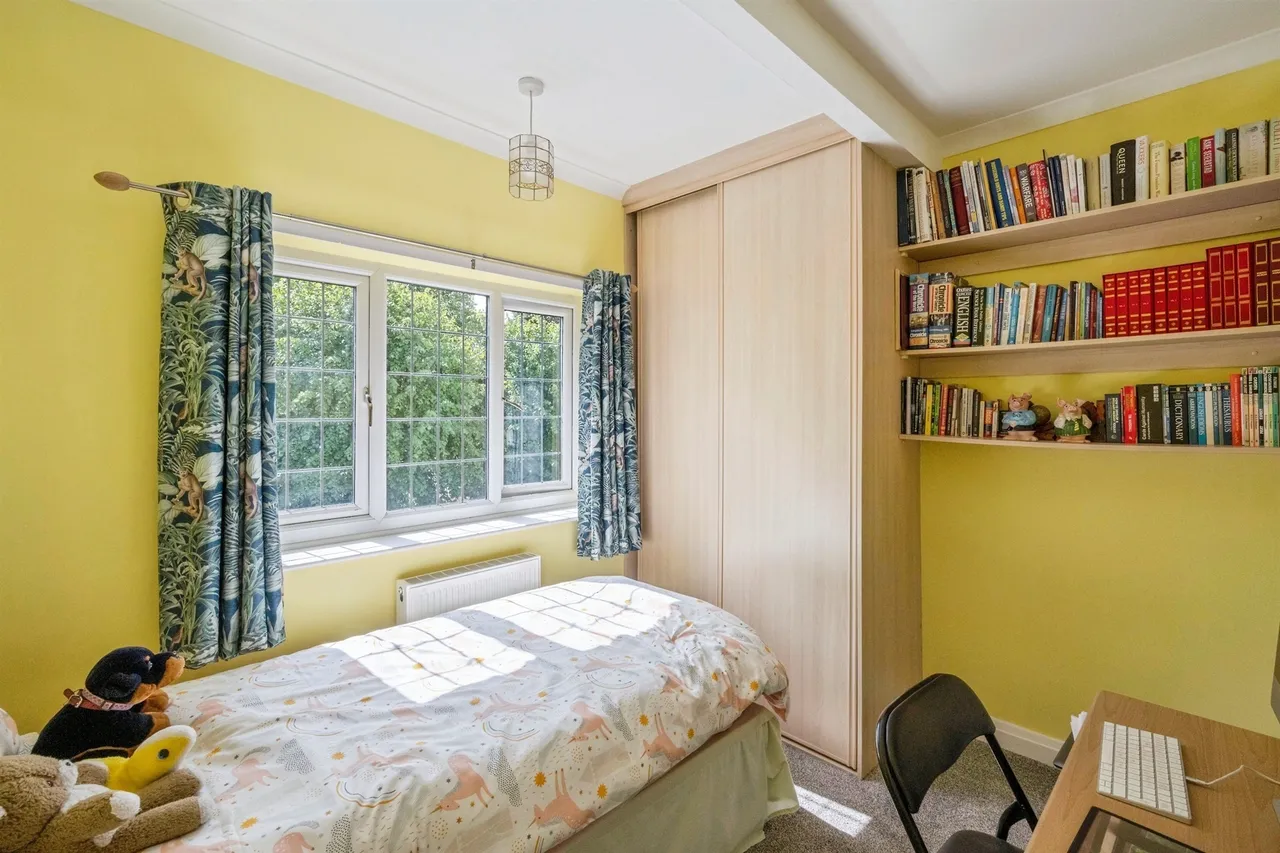 The Grove, Wheatley Hills, DN2, photo 13