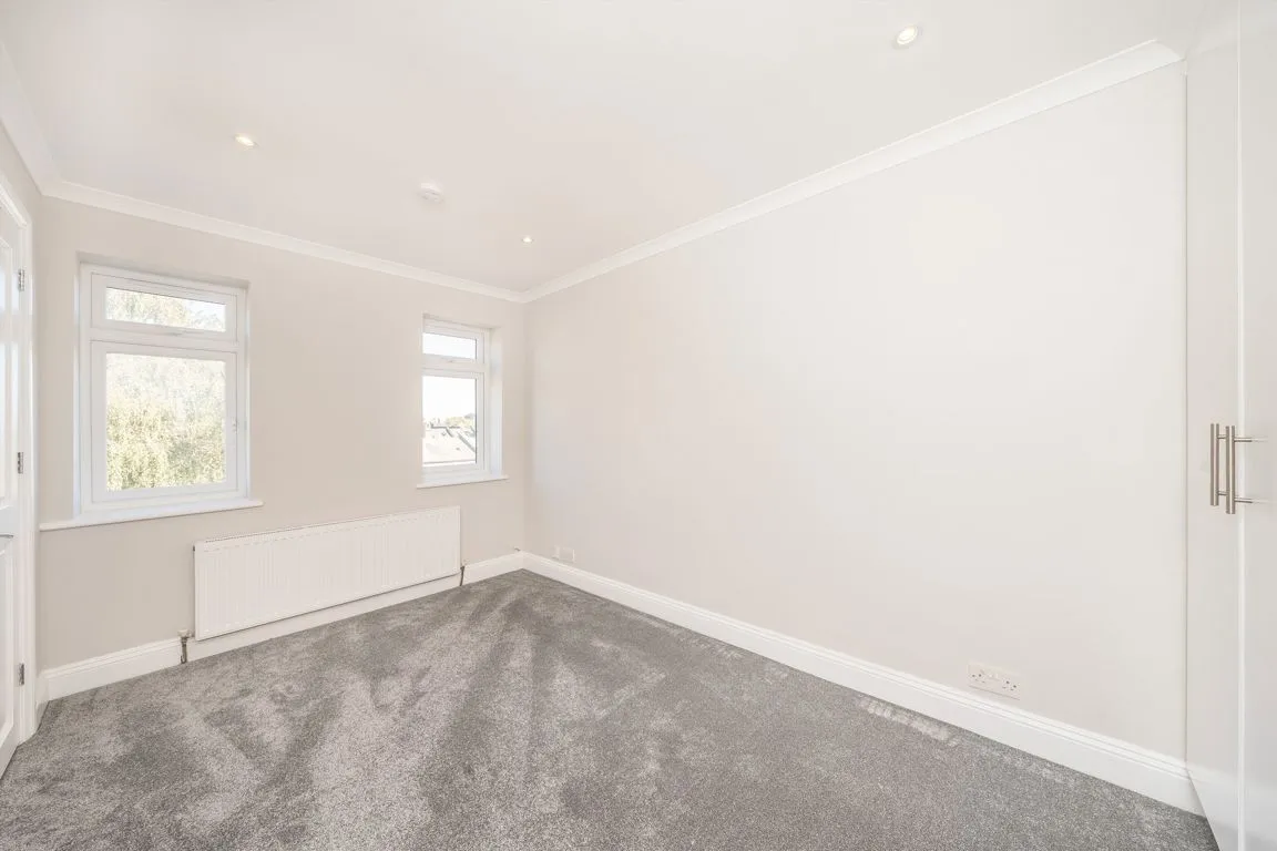 Broad Street, TW11, photo 5