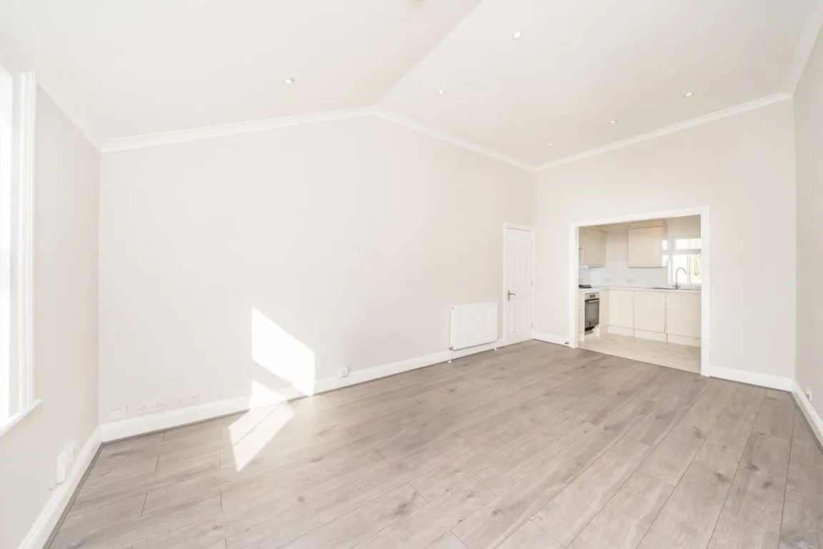 Broad Street, TW11, photo 3
