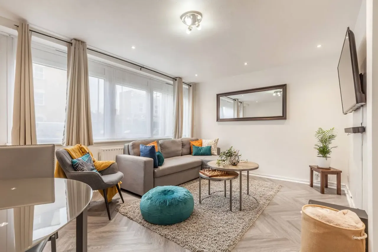 Dovet Court, Mursell Estate, SW8, photo 2