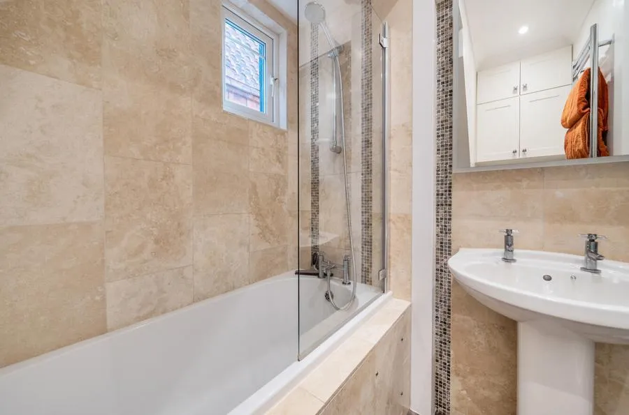 Montagu Road, Datchet, SL3, photo 17