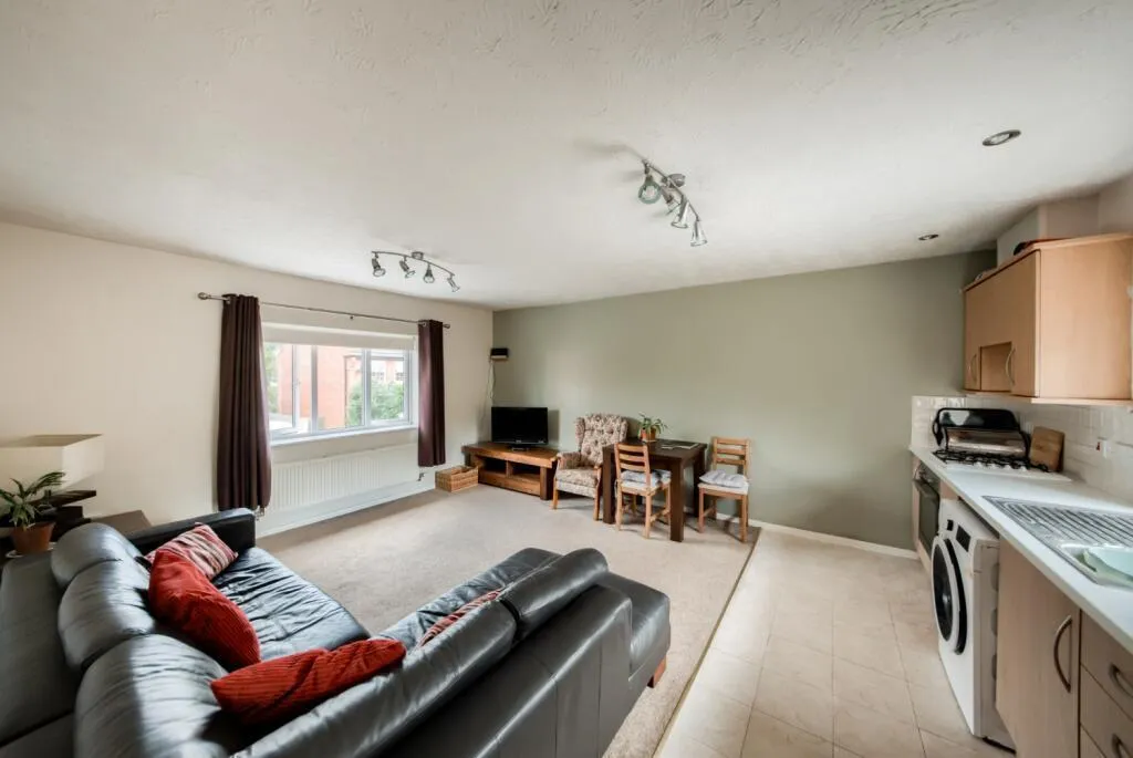 Coopers Close, Stratford-upon-Avon, CV37, photo 4