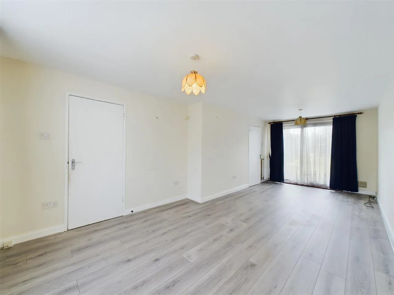 Baker Close, Southgate, RH10, photo 2