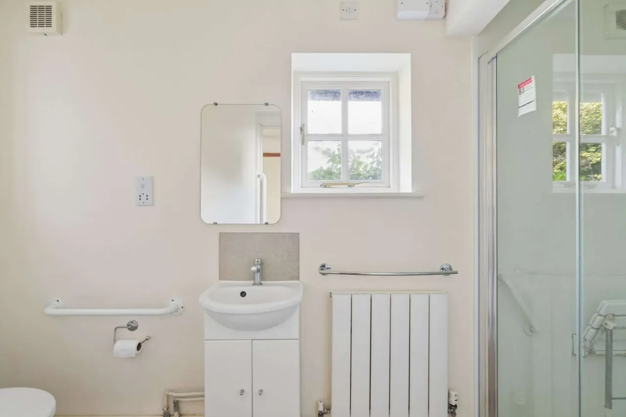 North Road, Widmer End, Buckinghamshire, HP15 6ND, photo 10