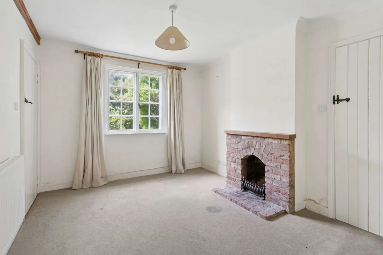 North Road, Widmer End, Buckinghamshire, HP15 6ND, photo 9