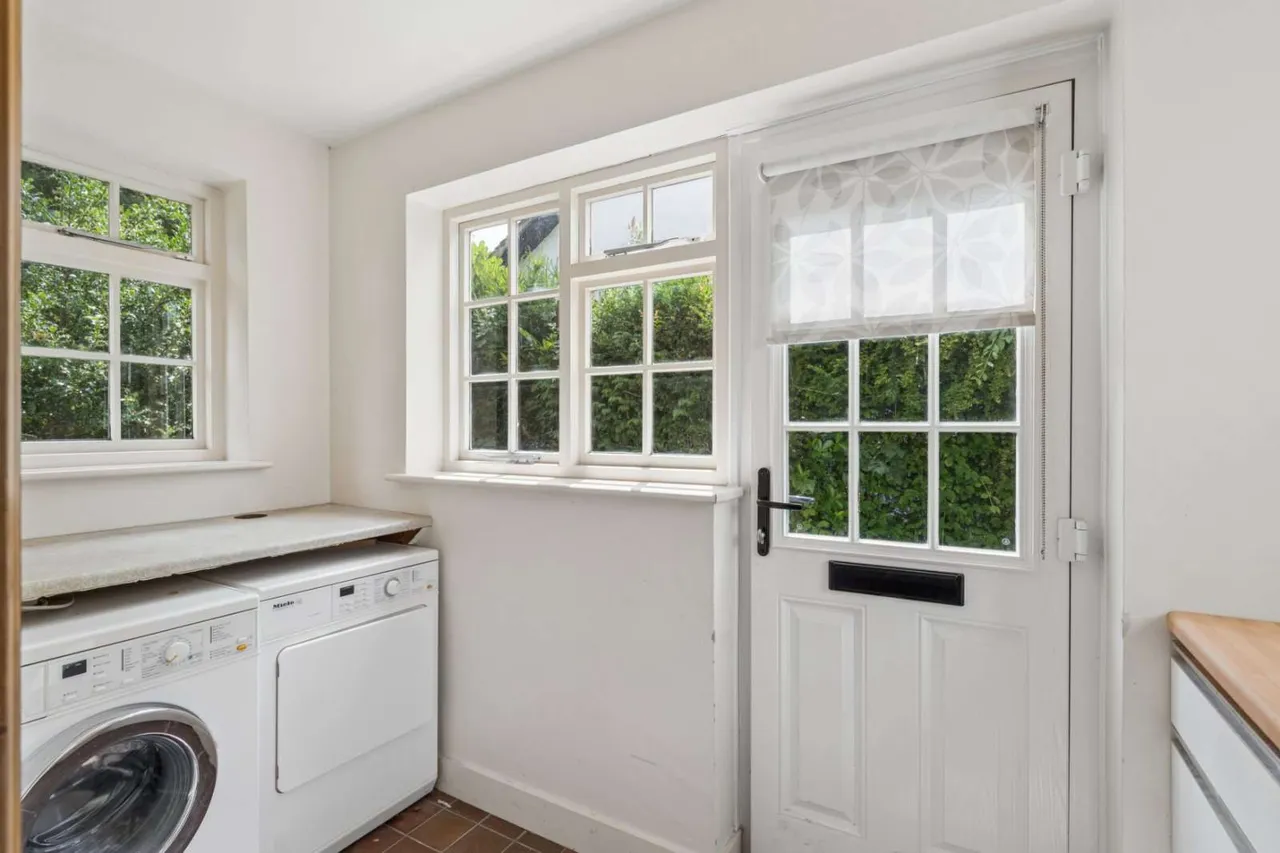 North Road, Widmer End, Buckinghamshire, HP15 6ND, photo 11