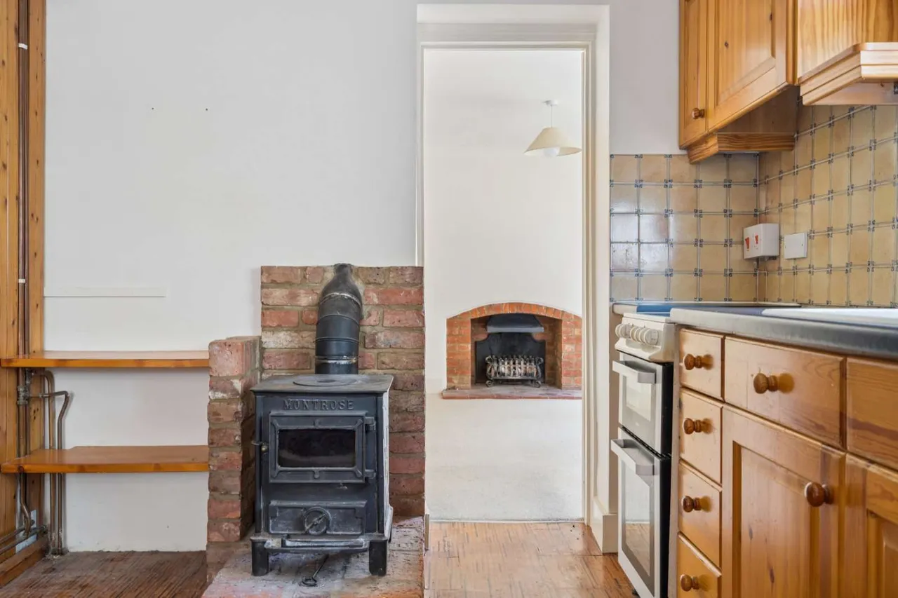 North Road, Widmer End, Buckinghamshire, HP15 6ND, photo 8