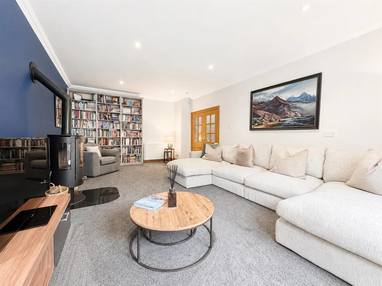 Abbotts Court, Dullatur, Glasgow, G68 0AP, photo 2