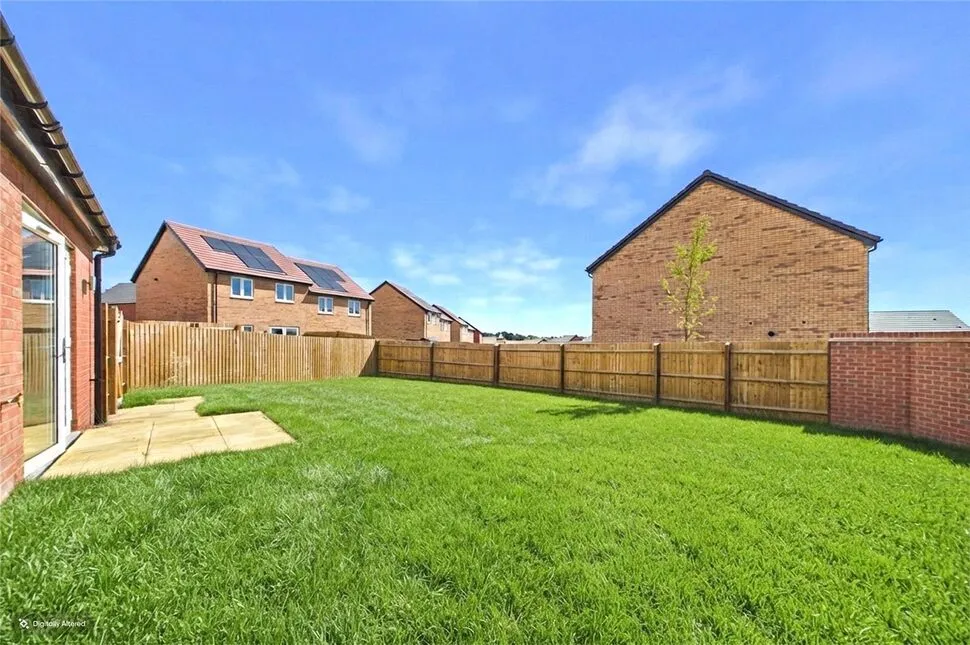 Bagshot Close, Kettering, NN16, photo 13