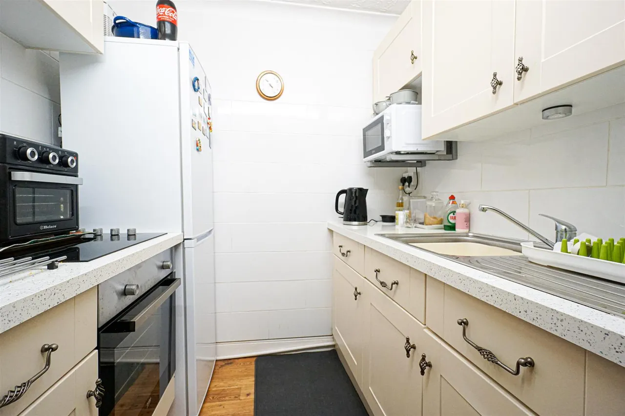 St. Helens Crescent, Hastings, photo 4