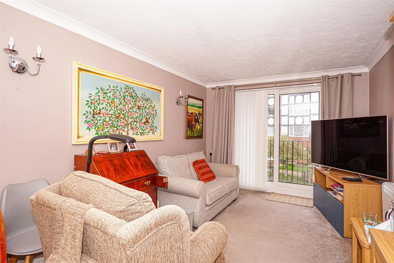 St. Helens Crescent, Hastings, photo 2