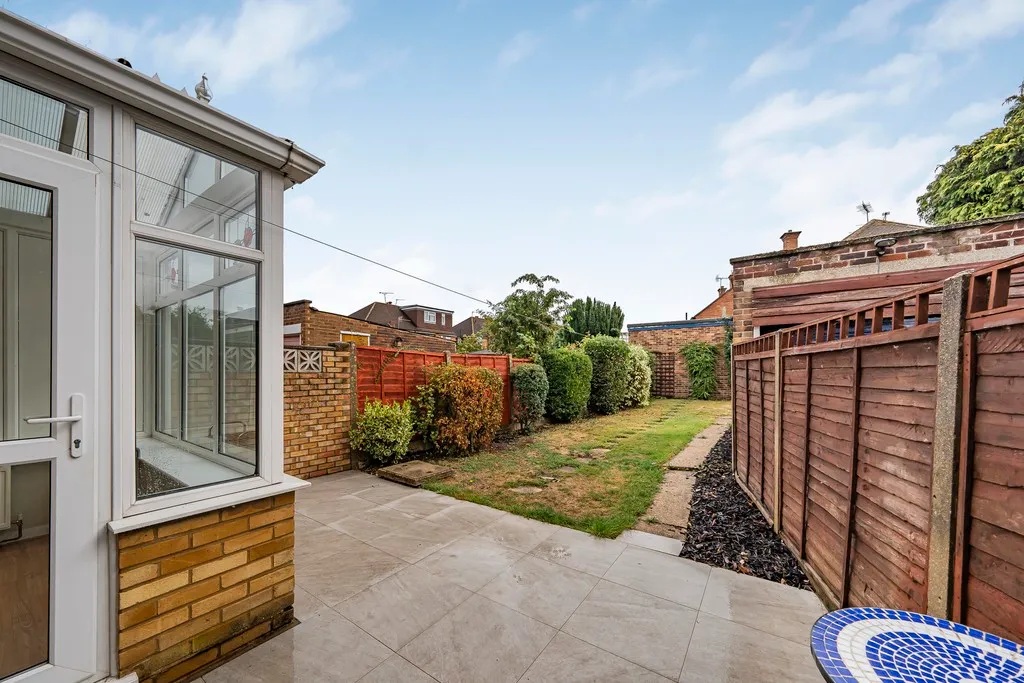 Peel Way, Hillingdon, UB8, photo 18
