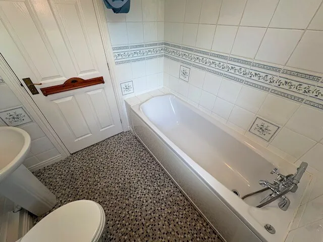 Rosecroft Drive, Langstone, NP18, photo 10