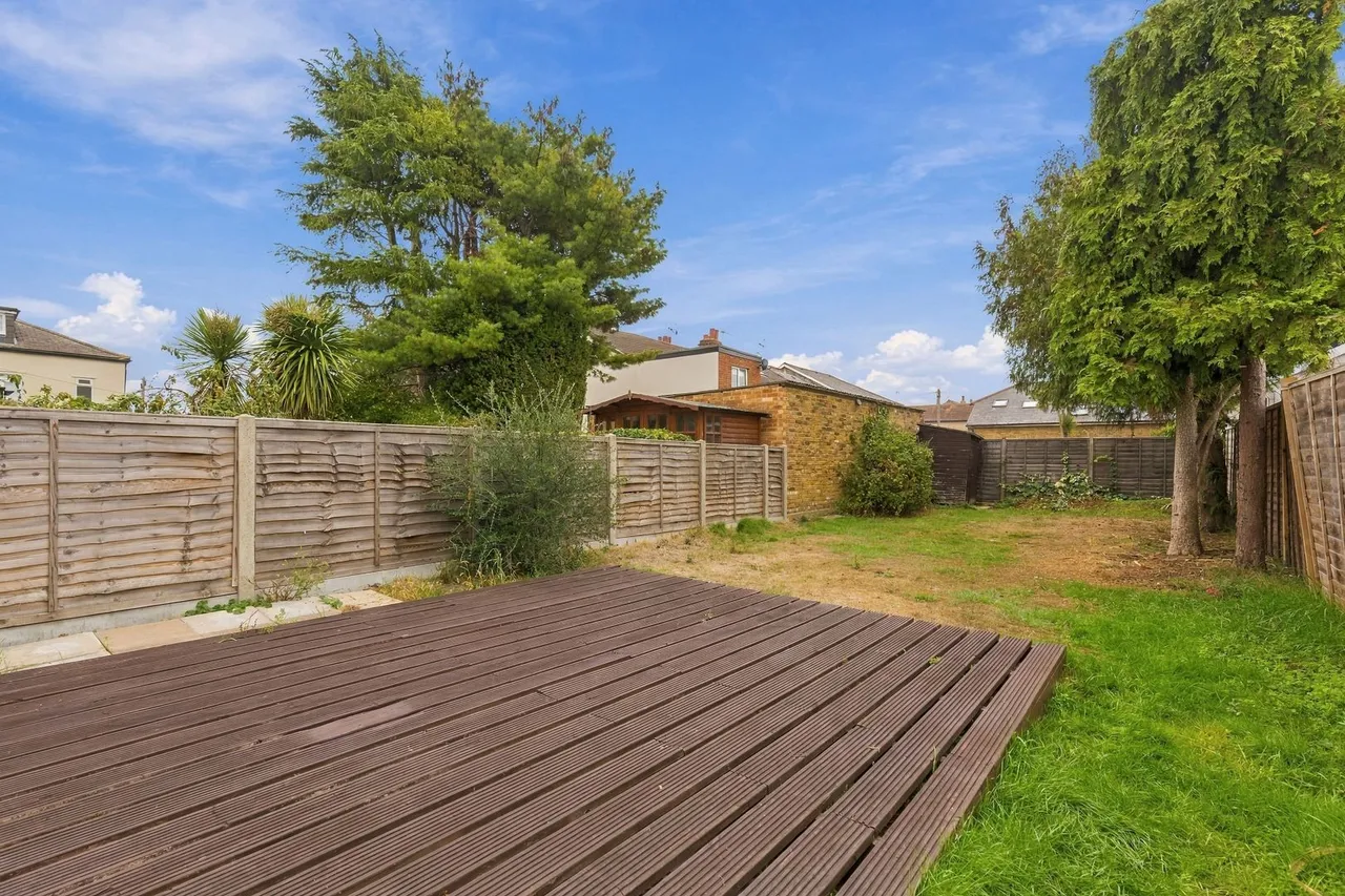 Woodthorpe Road, Ashford, TW15, photo 21