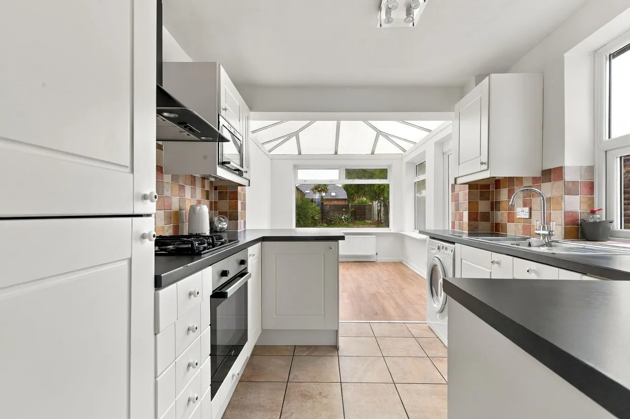Woodthorpe Road, Ashford, TW15, photo 3