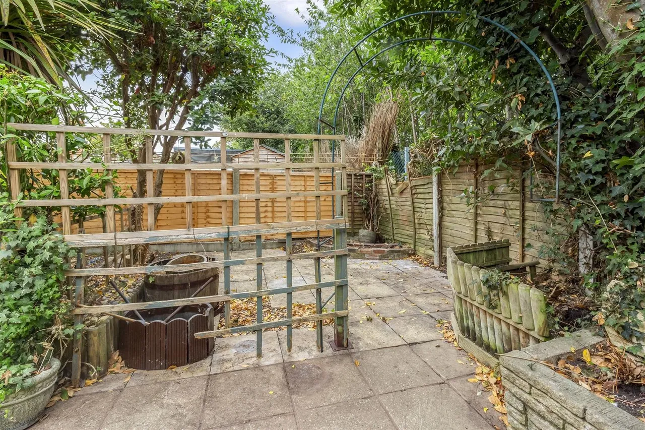 Pavilion Road, Worthing, photo 12