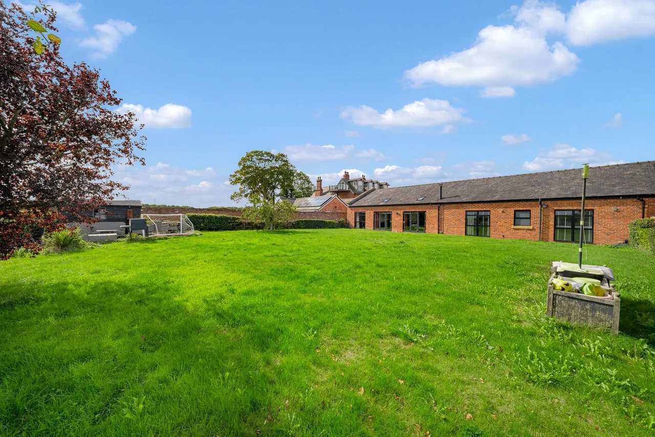 New Bradley Barn Bradley Lane, Burtonwood, Warrington, Warrington, WA5 4BW, photo 7