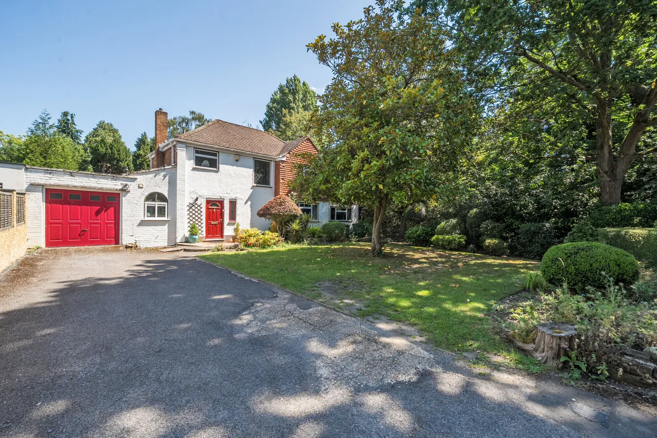 5 bed house for sale — Burfield Road, Windsor, SL4