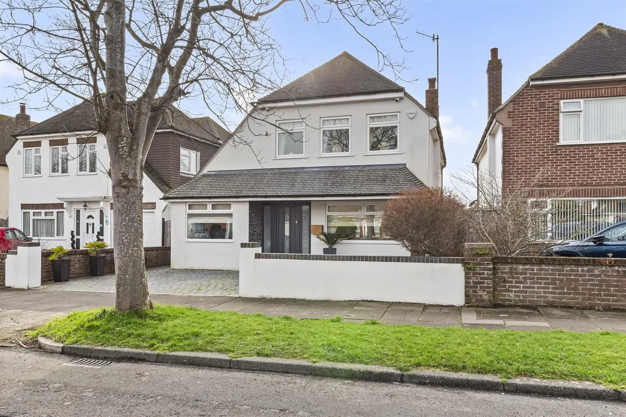 Alinora Crescent, Goring-By-Sea, Worthing, photo 39