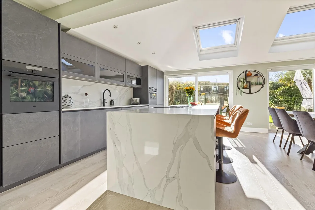 Alinora Crescent, Goring-By-Sea, Worthing, photo 4