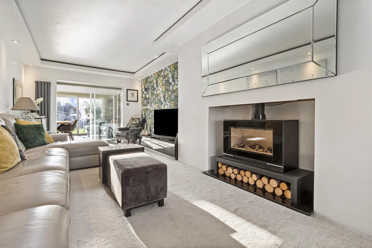 Alinora Crescent, Goring-By-Sea, Worthing, photo 2