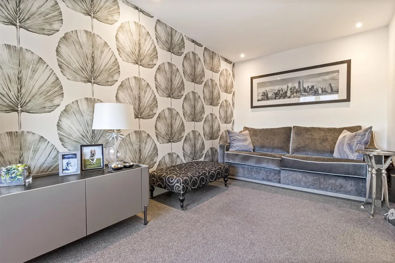 Alinora Crescent, Goring-By-Sea, Worthing, photo 33
