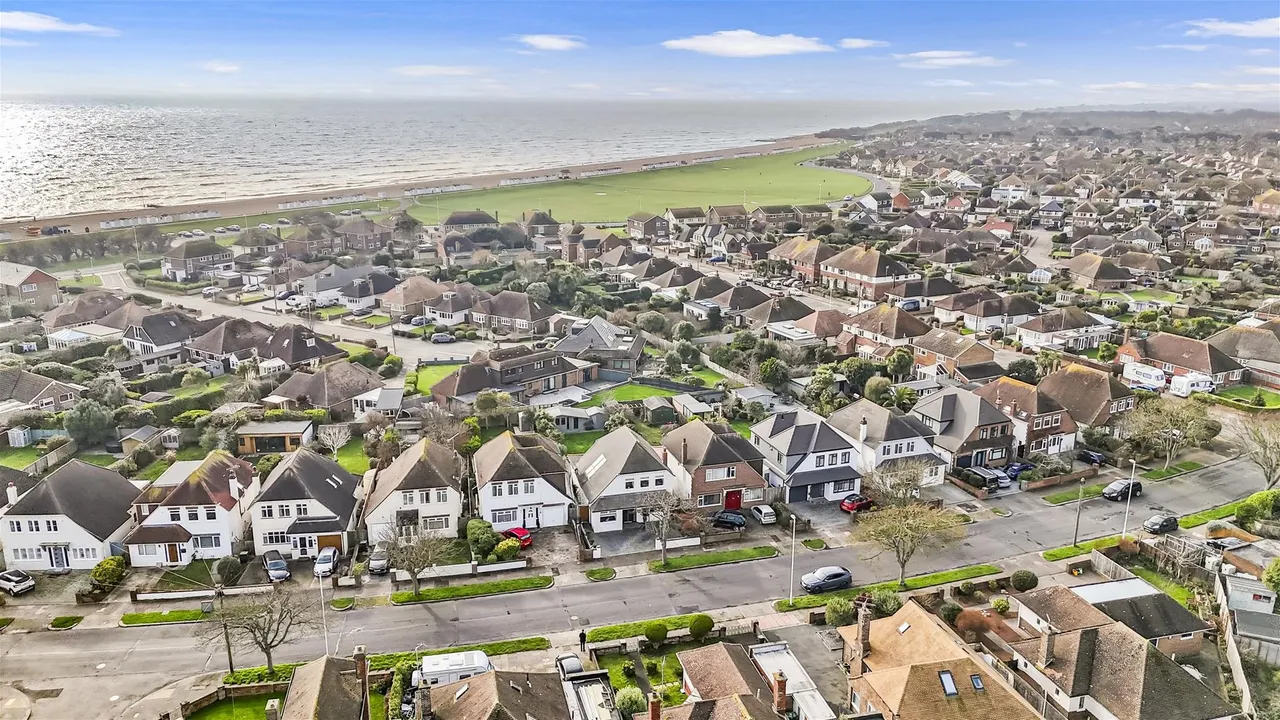 Alinora Crescent, Goring-By-Sea, Worthing, photo 37