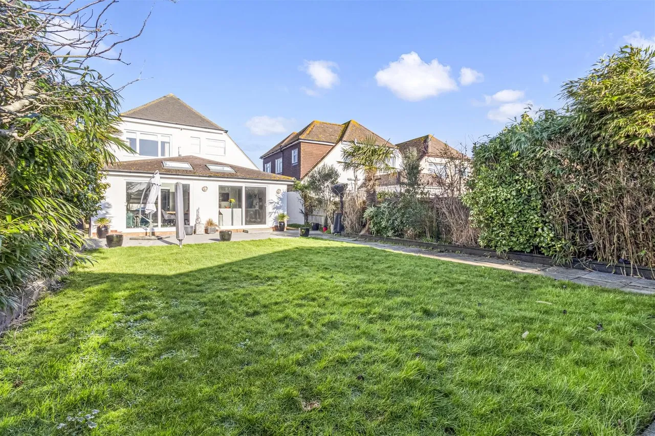 Alinora Crescent, Goring-By-Sea, Worthing, photo 35