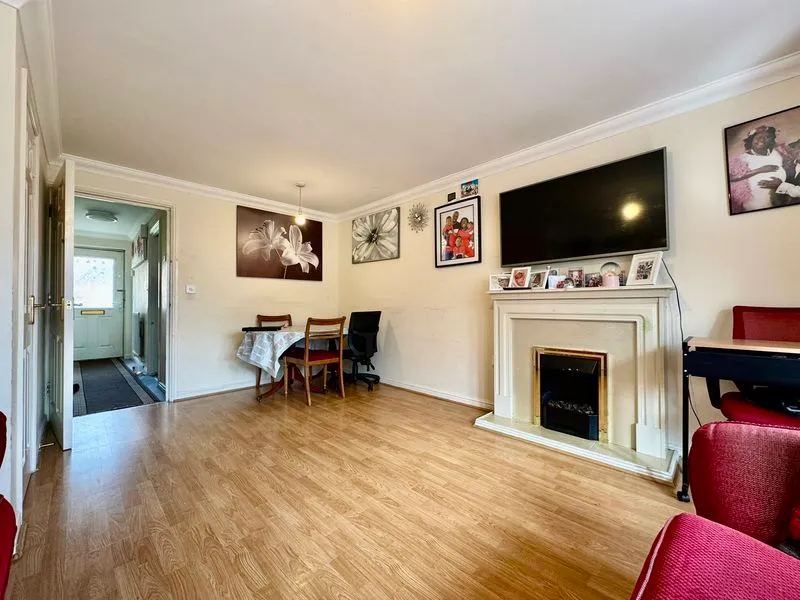 Morgan Close, Luton LU4 9GL, photo 2