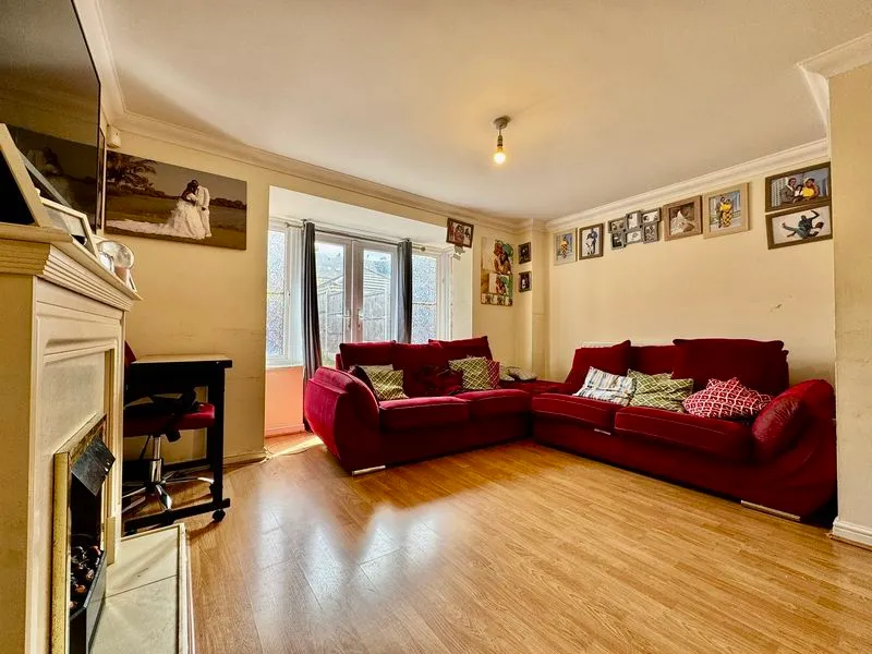 Morgan Close, Luton LU4 9GL, photo 3