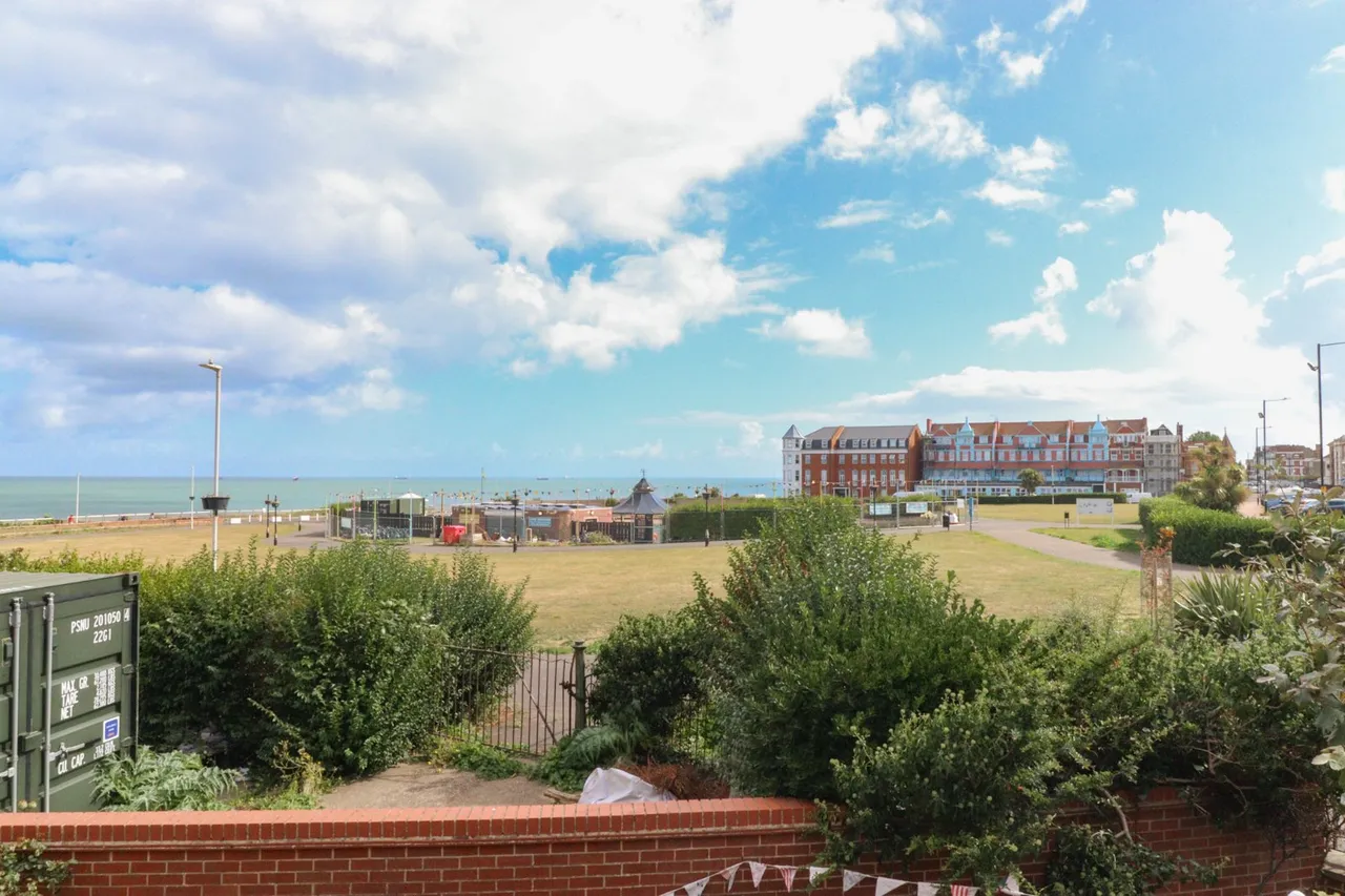 Queens Parade, Cliftonville, CT9, photo 4