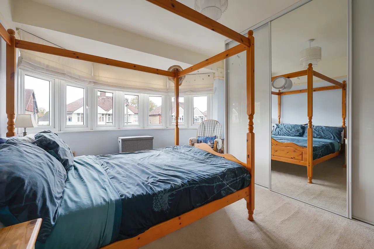 Hevers Avenue, Horley, RH6, photo 8