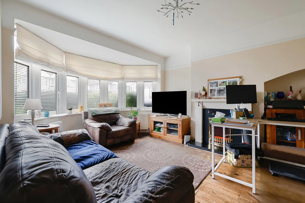 Hevers Avenue, Horley, RH6, photo 6