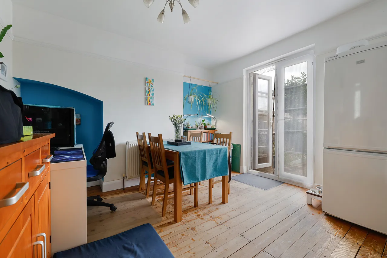 Hevers Avenue, Horley, RH6, photo 5