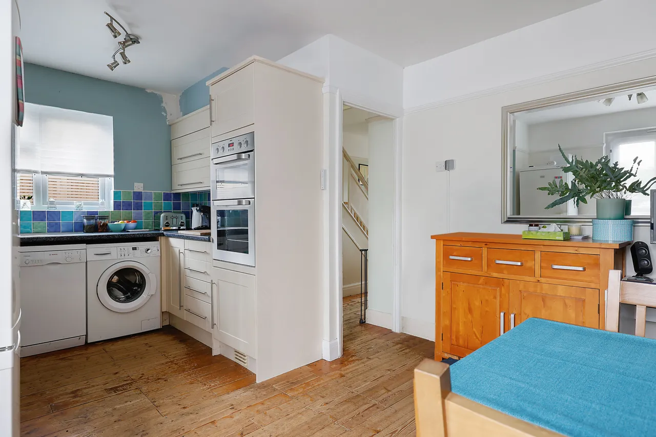 Hevers Avenue, Horley, RH6, photo 10