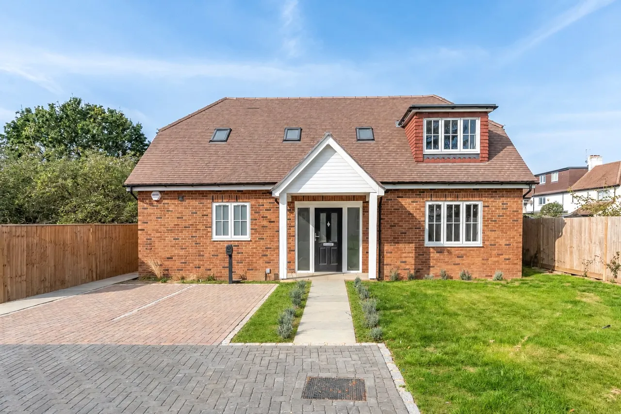 Orchard Road, Chessington, KT9, photo 19