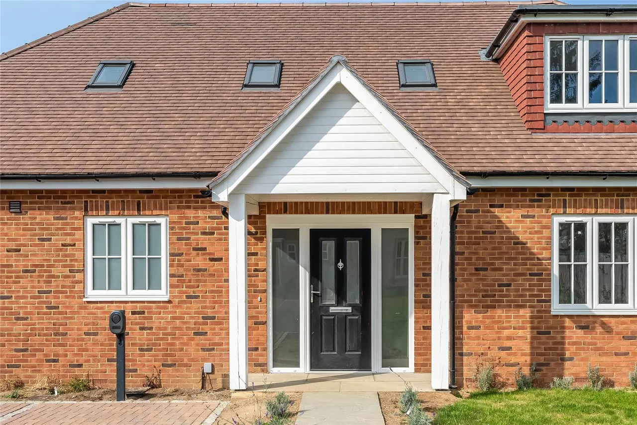 Orchard Road, Chessington, KT9, photo 21