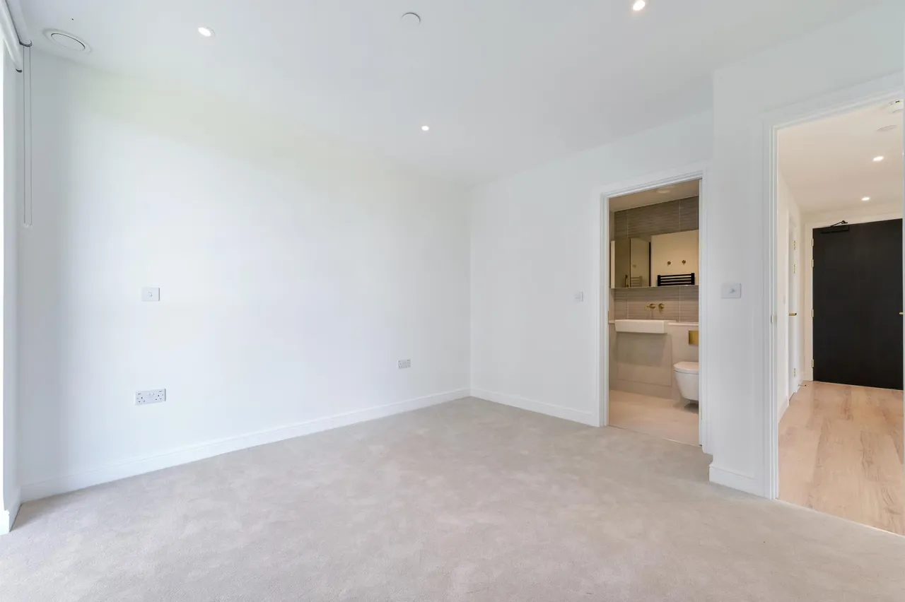 Grand Union, Alperton, HA0, photo 2