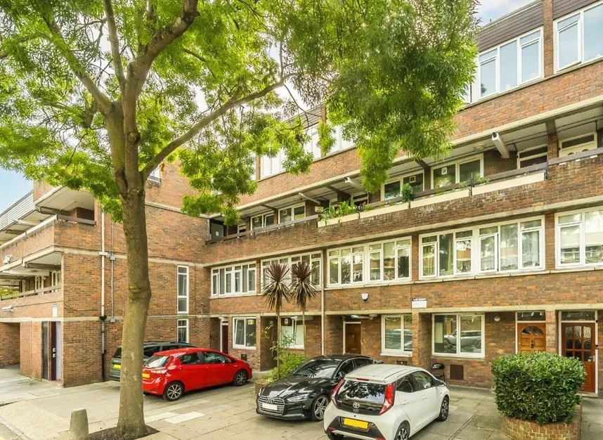 3 bed flat for sale, Carey Gardens, South Lambeth, SW8