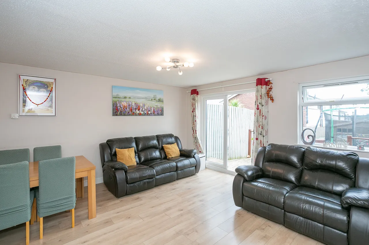 Bushey, WD23, photo 2