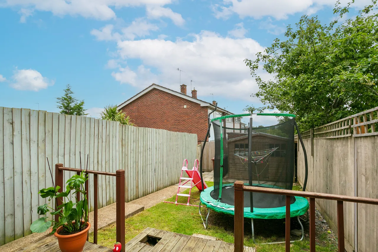 Bushey, WD23, photo 19
