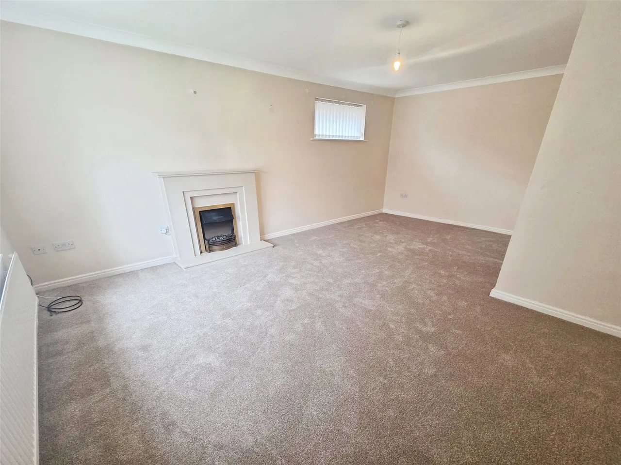 Vine Road, Great Sutton, CH66, photo 2
