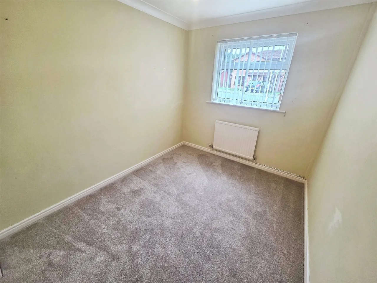 Vine Road, Great Sutton, CH66, photo 9